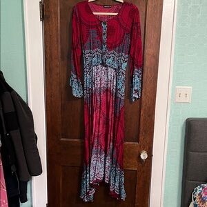 AravayVibrant bell sleeved high los top